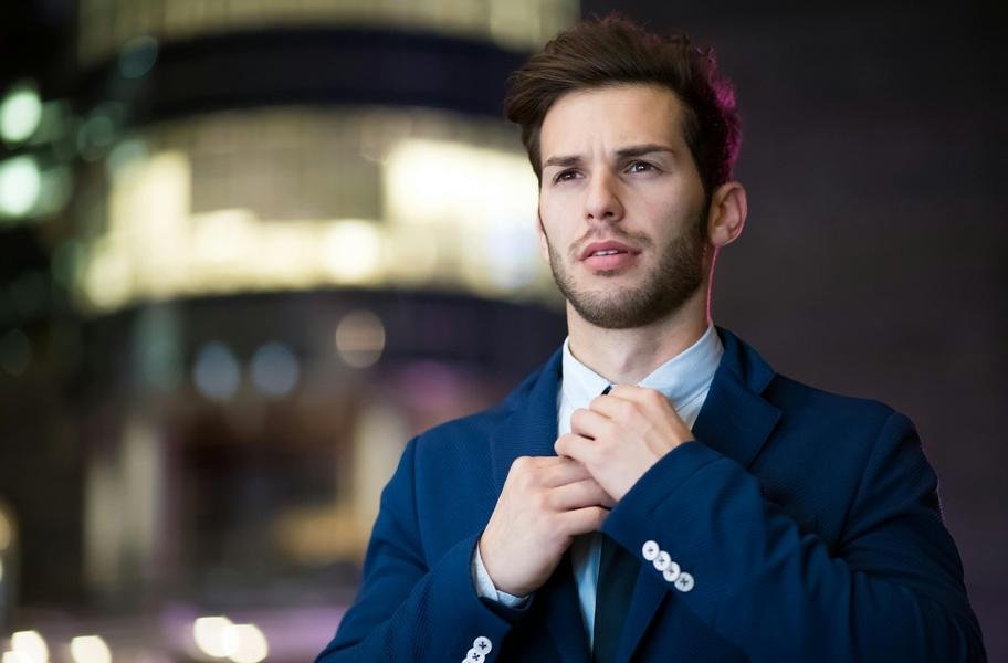 business man 912x600